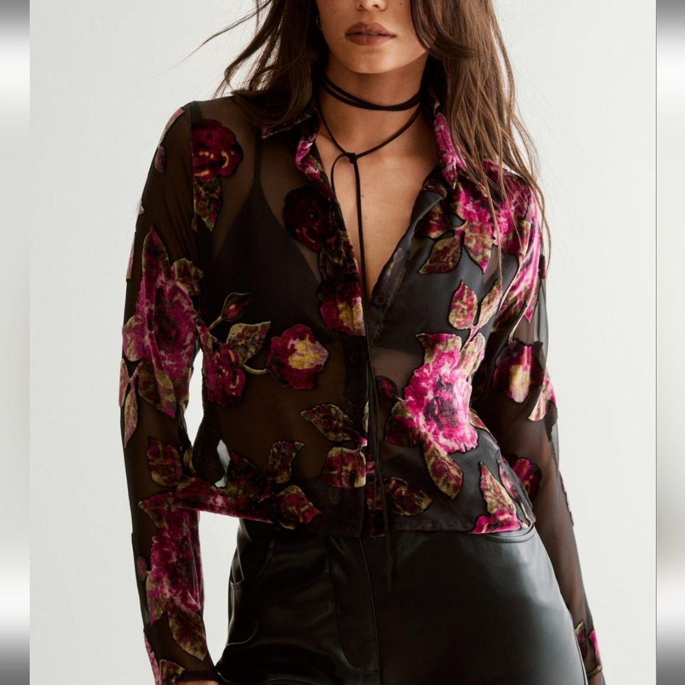 Nasty Gal NWT sheer floral devore shirt 6